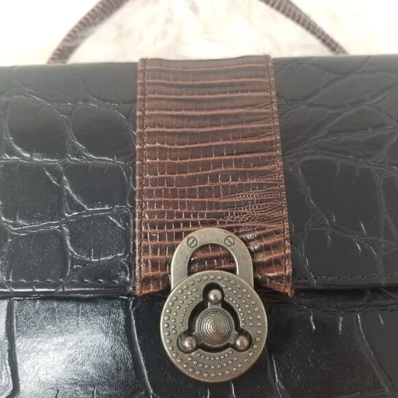 Cute Crossbody Bag w/Unique Closure Faux Leather - Picture 5 of 11